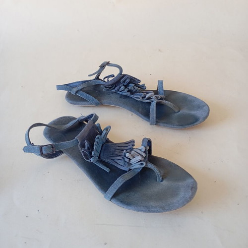 Bershka blue leather sandals used, size 36