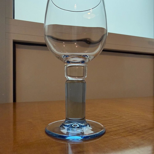Set of 12 glass glasses with blue base like new