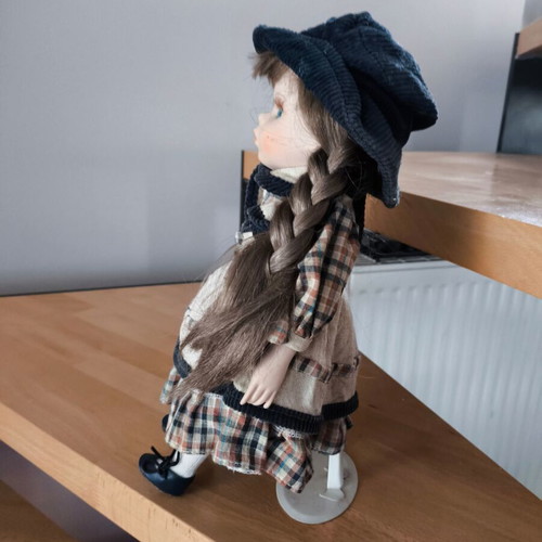 Porcelain dolls like new, pack of 3 with basket gift