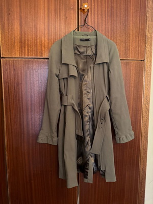 Raxevksy trench coat new
