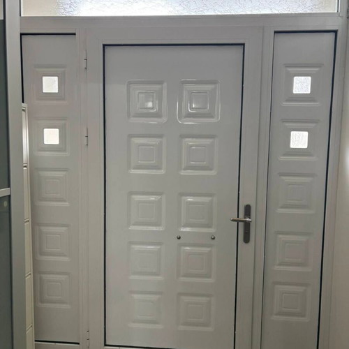 Exterior door like new condition