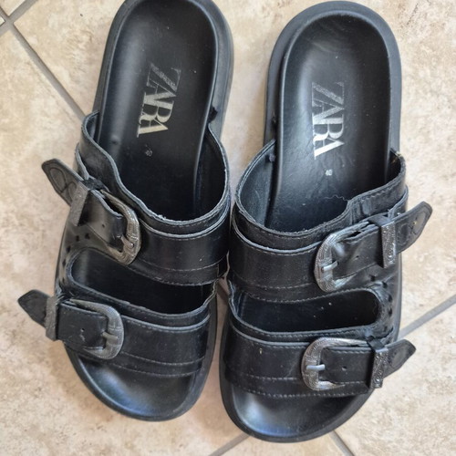 Zara leather summer slippers like new, black with silver details