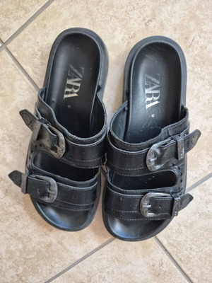 Zara leather summer slippers like new, black with silver details