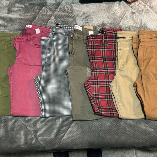 Stradivarius jeans like new, pack of 7, medium to large sizes
