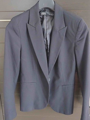 Zara women's black jacket like new, small