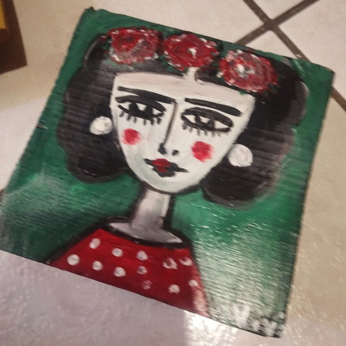 Decorative wooden paintings and canvas set like new