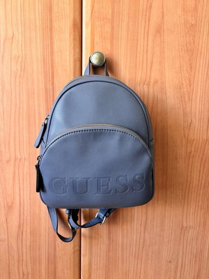 Guess backpack σαν καινούργιο, μπλε και μωβ, καθημερινό πολύ βολικό