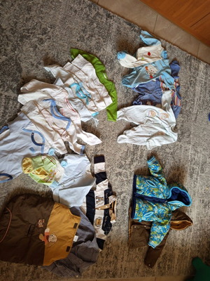 Baby clothing set 0-4m like new