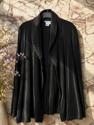 Silk blazer black size M like new