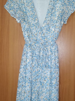 Dress like new, sizes M/L, white and turquoise floral