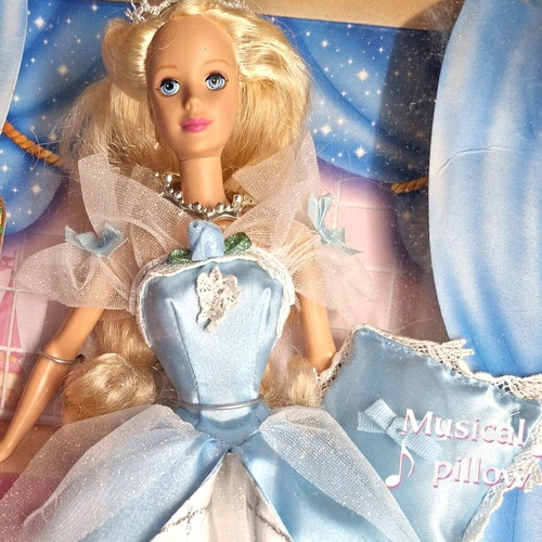 Barbie Sleeping Beauty doll 1998, collectible, new
