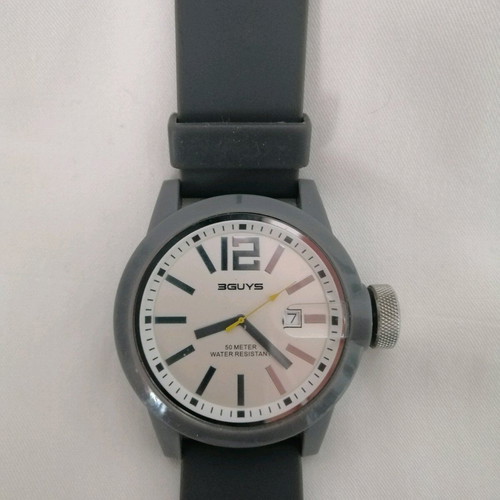 3GUYS men's watch like new, gray rubber strap