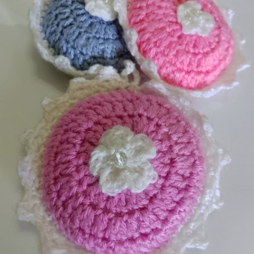 Knitted ornaments new, diameter 12-11-10 cm