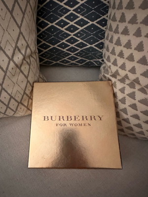 Κουτί Burberry καινούργιο