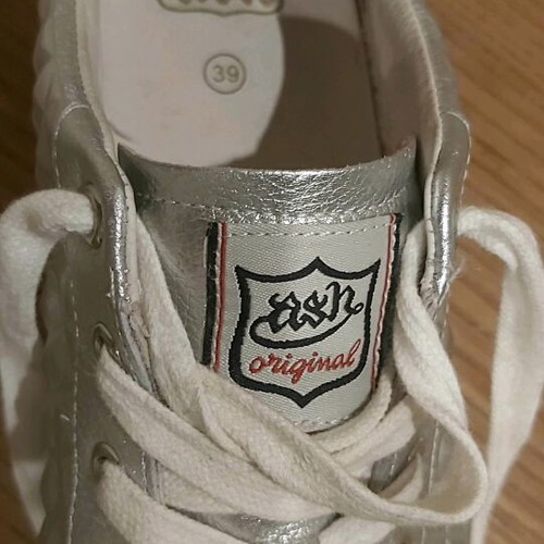 Γυναικεία Platform Sneakers Ash Νο 39 δερμάτινα σε ασημί μεταλλικό χρώμα σαν καινούργια