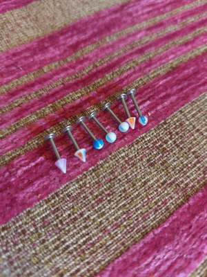 Set of 7 piercing earrings like new, multicolor