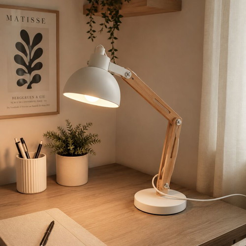 Modern desk lamp like new