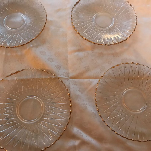 Set of 4 dessert plates used with gold trim, 16.5 cm diameter