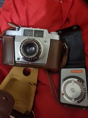 Vintage camera like new with light meter