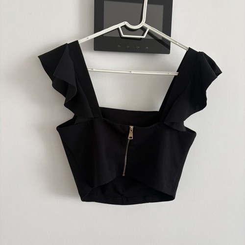 Italian black crop top with flared sleeves