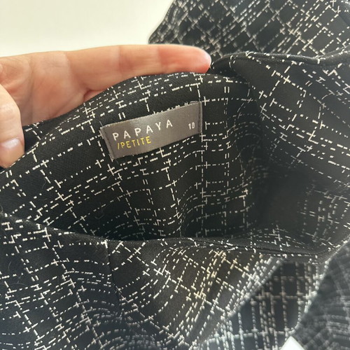 Papaya office dress size 10/M like new, black and white