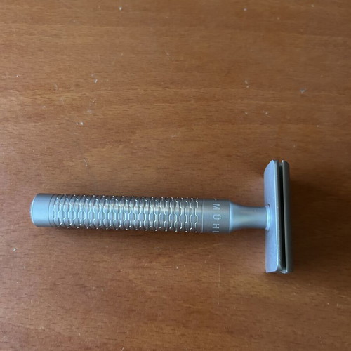 Muhle Rocca R94 closed comb safety razor