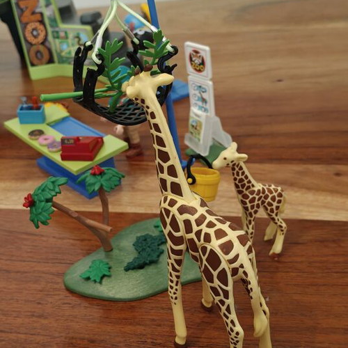 Playmobil 71600 Zoo set like new, almost complete