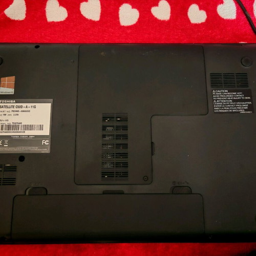 Toshiba Satellite C50D-A-11G laptop used 15.6" 8GB RAM 120GB SSD with bag and mouse