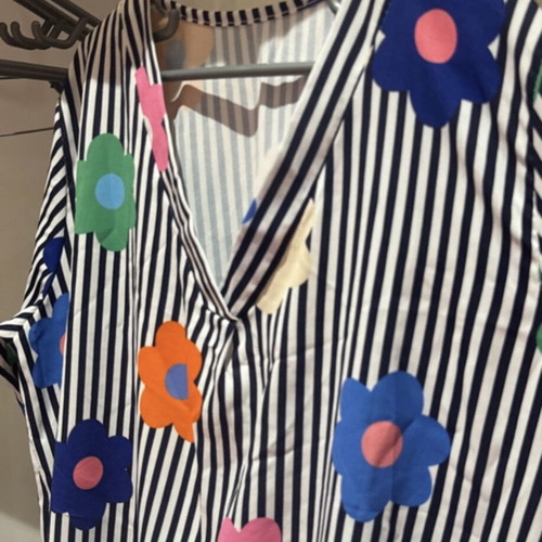 Floral top like new, size M/L, multicolored