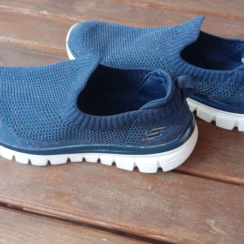 Skechers athletic shoes like new, size 37, blue
