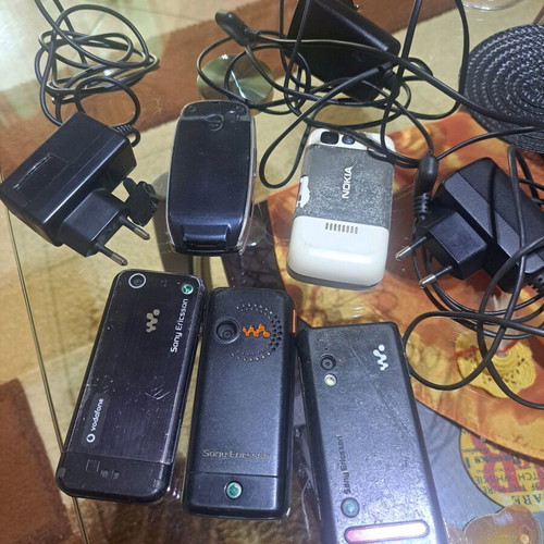 Mobile phones used, pack of 5 Sony Ericsson and Nokia models