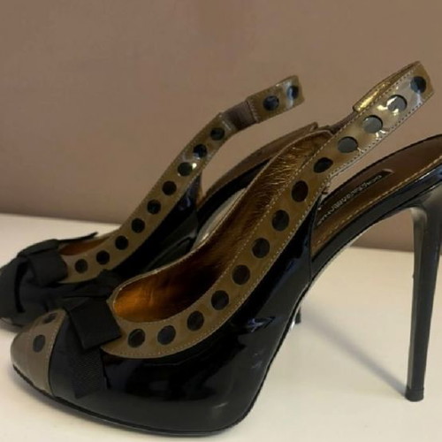 Vintage Dolce &Gabanna shoes used beige patent leather with black size 37.5