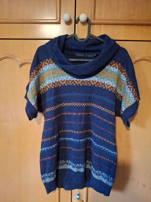 Helmi knitted sweater with wide turtleneck like new, size M