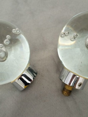 Set of 2 glass knobs