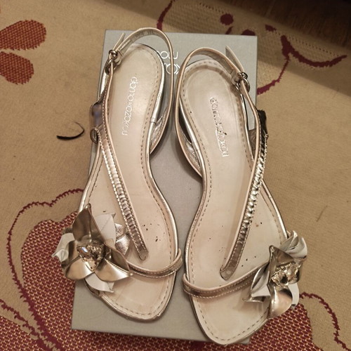Gianna Kazakou women's flat sandals like new with adjustable strap and decorative flowers