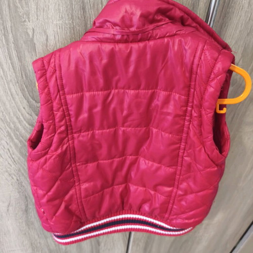 Urchin sleeveless jacket like new with buttons and zipper