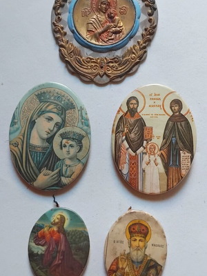 Five old Christian icons with bonus magazine featuring Makarios