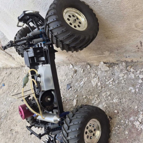 Thunder Tiger MTA-4 S28 1:8 Nitro Monster Truck like new