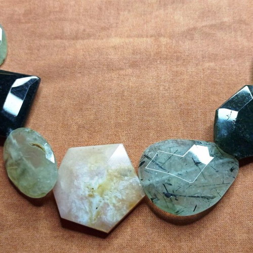 Statement necklace made of natural semiprecious stones, like new, 65cm