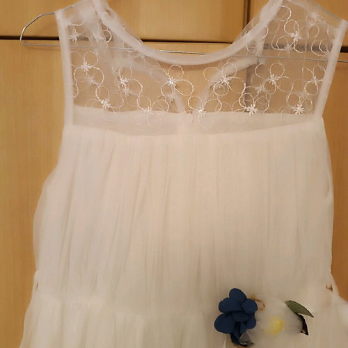 Children's dress white like new for ages 8-10