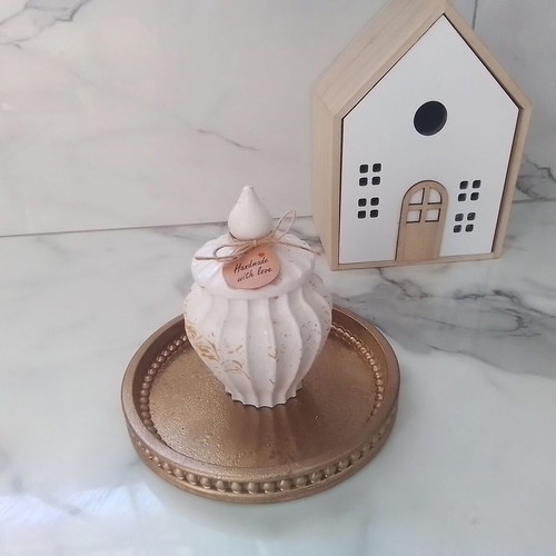 Decorative plaster vase like new with gold details and round tray 17 cm