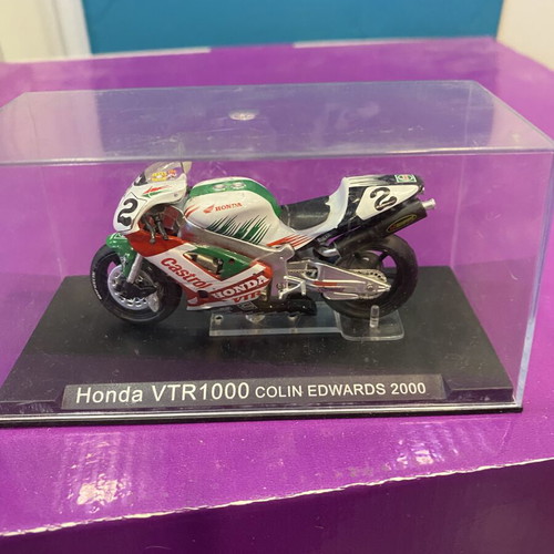 Honda VTR 1000 Moto GP Collection model 1:24, like new