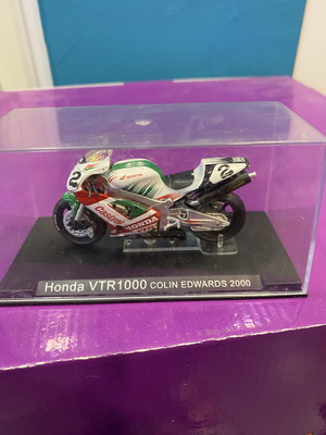 Honda VTR 1000 Moto GP Collection model 1:24, like new