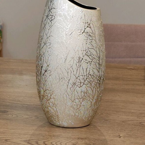 Decorative luxury vase like new with embossed tree design