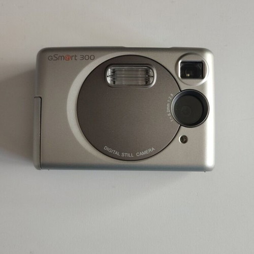 Mustek gSmart 300 digital camera new, vintage Y2K retro