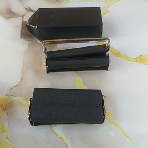 Machine for rolling cigarettes, pack of two