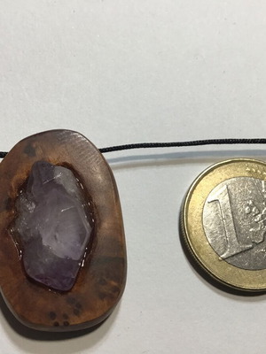 Amethyst necklace in Thuya wood new with acrylic cord