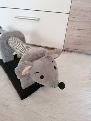Cat Scratcher new with ball on tail