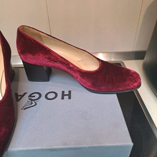 Velvet pumps used, size 38, burgundy color