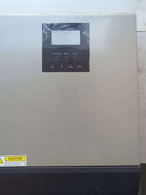 SOLARFAM PS 3KV/24V υβριδικός inverter με φορτιστή μπαταριών